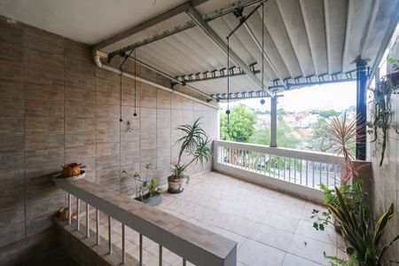 Casa à venda com 178m², 2 quartos e 3 vagas Casa à venda com 178m², 2 quartos e 3 vagasVaranda da entrada