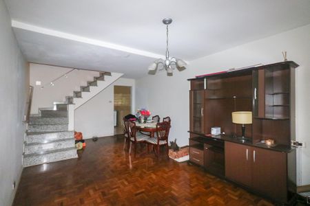 Casa à venda com 178m², 2 quartos e 3 vagas Casa à venda com 178m², 2 quartos e 3 vagasSala