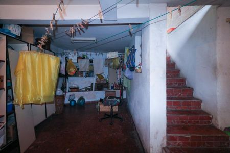 Casa à venda com 178m², 2 quartos e 3 vagas Casa à venda com 178m², 2 quartos e 3 vagasÁrea de Serviço