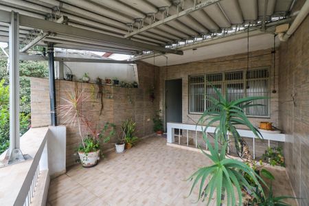 Casa à venda com 178m², 2 quartos e 3 vagas Casa à venda com 178m², 2 quartos e 3 vagasVaranda da entrada