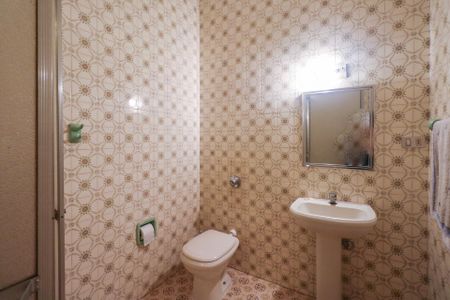 Casa à venda com 178m², 2 quartos e 3 vagas Casa à venda com 178m², 2 quartos e 3 vagasBanheiro Social