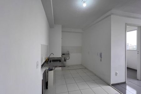 Apartamento para alugar com 35m², 2 quartos e sem vaga Apartamento para alugar com 35m², 2 quartos e sem vagaCozinha e área de serviço