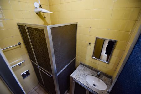 Casa de condomínio à venda com 190m², 4 quartos e 1 vagaBanheiro