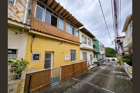 Casa de condomínio à venda com 190m², 4 quartos e 1 vagaFachada da Casa