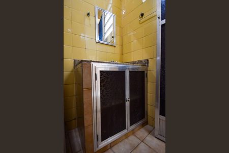 Casa de condomínio à venda com 190m², 4 quartos e 1 vagaBanheiro