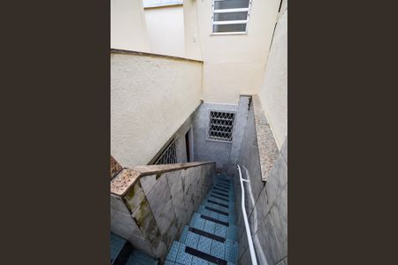 Casa de condomínio à venda com 190m², 4 quartos e 1 vagaEscada de Acesso ao Terraço