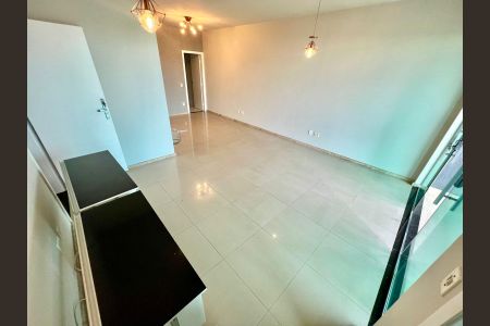 Casa para alugar com 180m², 3 quartos e 2 vagas Casa para alugar com 180m², 3 quartos e 2 vagasSala