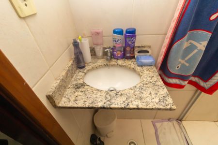 Casa de condomínio à venda com 70m², 2 quartos e 1 vaga Casa de condomínio à venda com 70m², 2 quartos e 1 vagaBanheiro da Suíte 1