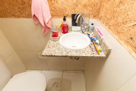 Casa de condomínio à venda com 70m², 2 quartos e 1 vaga Casa de condomínio à venda com 70m², 2 quartos e 1 vagaLavabo