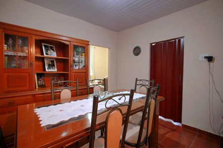 Casa à venda com 189m², 3 quartos e 2 vagas Casa à venda com 189m², 3 quartos e 2 vagasSala de Jantar