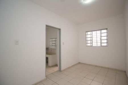 Casa para alugar com 55m², 1 quarto e sem vaga Casa para alugar com 55m², 1 quarto e sem vagaSala