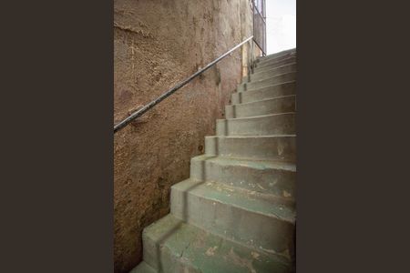 Casa para alugar com 55m², 1 quarto e sem vaga Casa para alugar com 55m², 1 quarto e sem vagaEscada