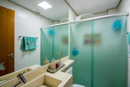 Apartamento à venda com 72m², 3 quartos e 2 vagasBanheiro Social