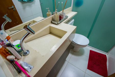 Apartamento à venda com 72m², 3 quartos e 2 vagasBanheiro social