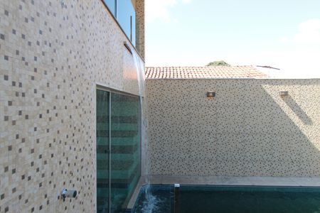 Casa para alugar com 640m², 4 quartos e 4 vagasÁrea comum - Piscina