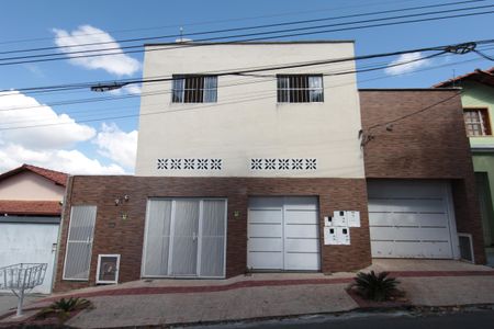 Casa para alugar com 640m², 4 quartos e 4 vagasFachada