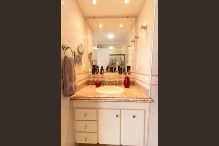 Apartamento à venda com 100m², 3 quartos e 2 vagas Apartamento à venda com 100m², 3 quartos e 2 vagasBanheiro do Quarto 1