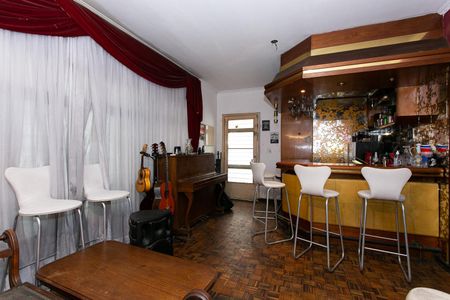 Casa à venda com 194m², 3 quartos e 3 vagasSala