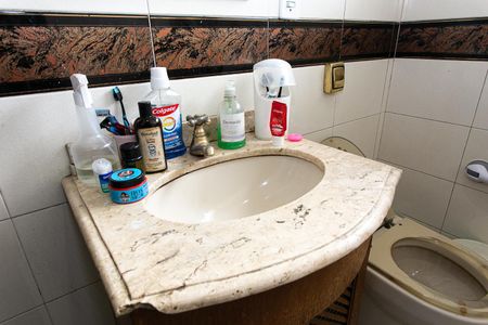 Casa à venda com 194m², 3 quartos e 3 vagasBanheiro Social