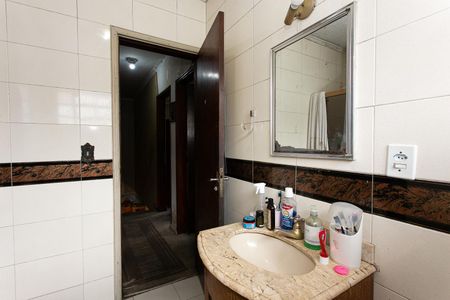 Casa à venda com 194m², 3 quartos e 3 vagasBanheiro Social