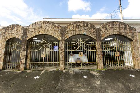 Casa à venda com 194m², 3 quartos e 3 vagasFachada