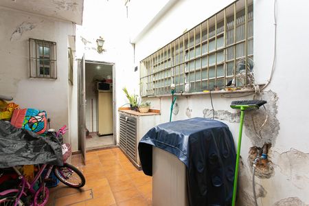 Casa à venda com 194m², 3 quartos e 3 vagasQuintal