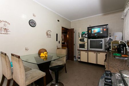 Casa à venda com 194m², 3 quartos e 3 vagasCozinha