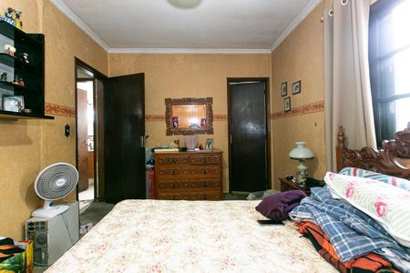 Casa à venda com 194m², 3 quartos e 3 vagasSuíte