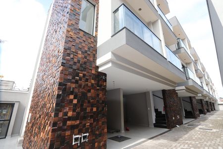 Casa de condomínio à venda com 84m², 2 quartos e 1 vagaFachada da casa