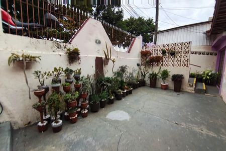 Casa à venda com 160m², 4 quartos e sem vagaQuintal - Garagem