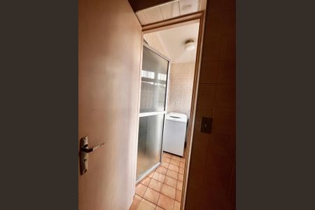 Apartamento à venda com 50m², 1 quarto e sem vaga Apartamento à venda com 50m², 1 quarto e sem vagaBanheiro de Serviço