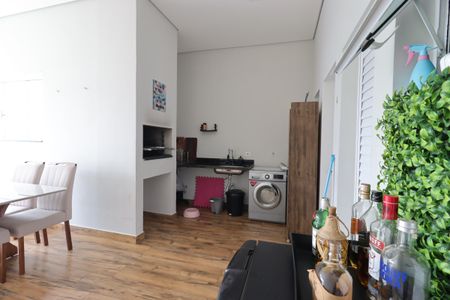 Apartamento à venda com 240m², 3 quartos e 4 vagasCobertura - Área de Serviço