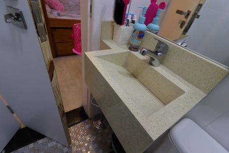 Apartamento à venda com 240m², 3 quartos e 4 vagasBanheiro da Suíte 2