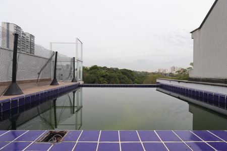 Apartamento à venda com 240m², 3 quartos e 4 vagasCobertura - Piscina