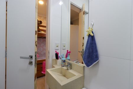 Apartamento à venda com 240m², 3 quartos e 4 vagasBanheiro da Suíte 2