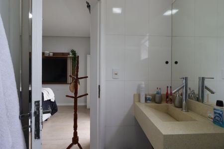 Apartamento à venda com 240m², 3 quartos e 4 vagasBanheiro da Suíte Master