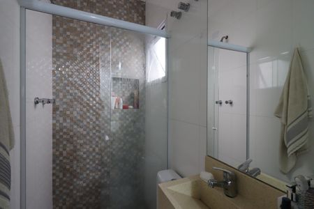 Apartamento à venda com 240m², 3 quartos e 4 vagasBanheiro da Suíte 1