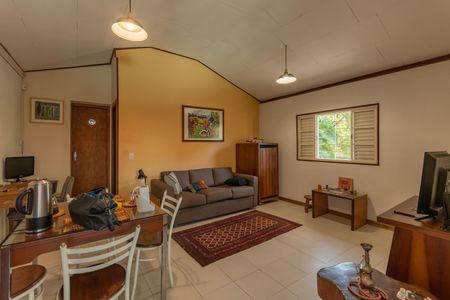 Casa à venda com 2050m², 2 quartos e 3 vagasSala - Casa 1