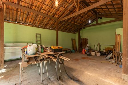 Casa à venda com 2050m², 2 quartos e 3 vagasGalpão