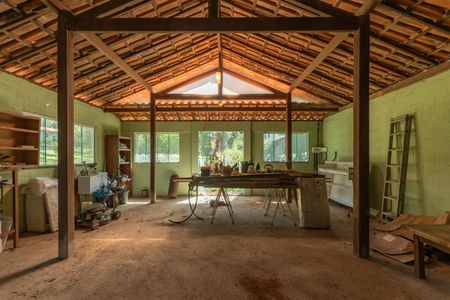 Casa à venda com 2050m², 2 quartos e 3 vagasGalpão