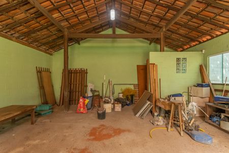 Casa à venda com 2050m², 2 quartos e 3 vagasGalpão