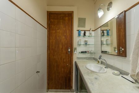 Casa à venda com 2050m², 2 quartos e 3 vagasBanheiro Social - Casa 1