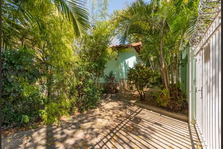 Casa à venda com 2050m², 2 quartos e 3 vagasEntrada - Casa 1