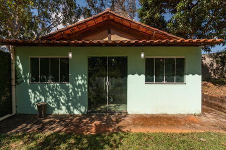 Casa à venda com 2050m², 2 quartos e 3 vagasGalpão - Entrada