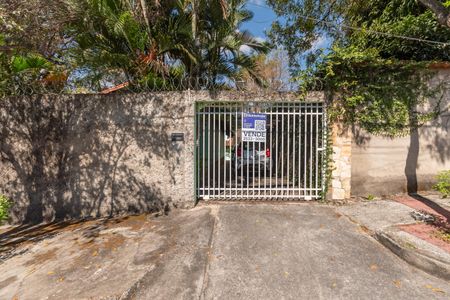 Casa à venda com 2050m², 2 quartos e 3 vagasPlaca Instalada