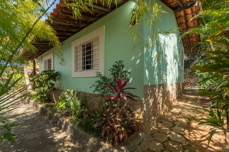 Casa à venda com 2050m², 2 quartos e 3 vagasEntrada - Casa 1