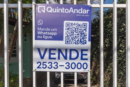 Casa à venda com 2050m², 2 quartos e 3 vagasPlaca Instalada