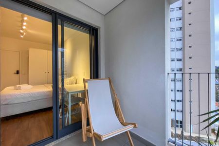 Studio para alugar com 25m², 1 quarto e sem vaga Studio para alugar com 25m², 1 quarto e sem vagaVaranda