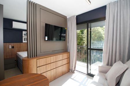 Studio para alugar com 32m², 1 quarto e 1 vaga Studio para alugar com 32m², 1 quarto e 1 vagaStudio