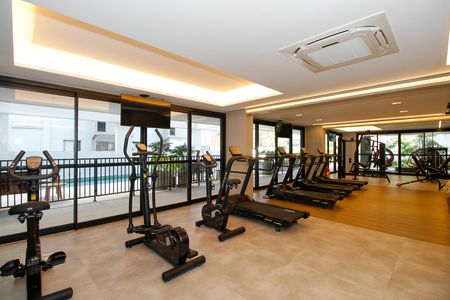 Studio para alugar com 32m², 1 quarto e 1 vaga Studio para alugar com 32m², 1 quarto e 1 vagaÁrea Comum - Academia